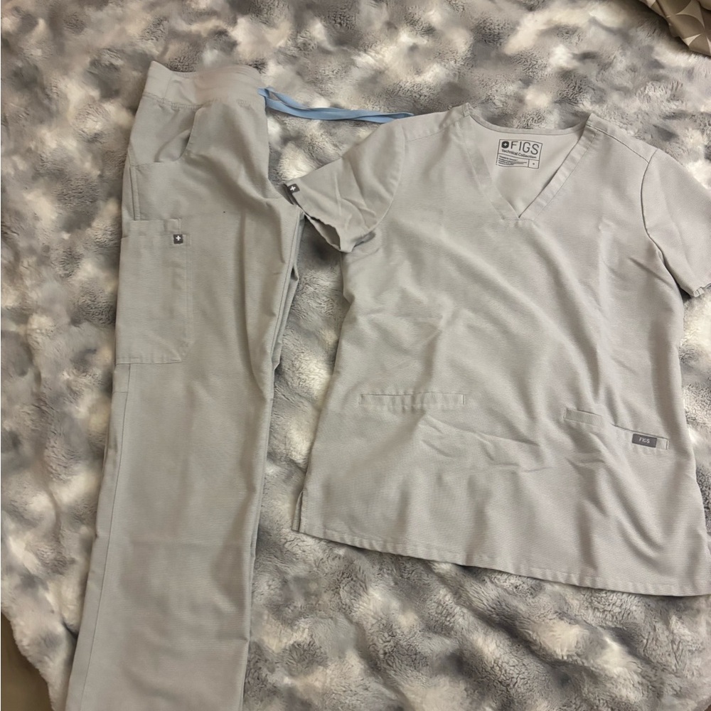 Figs Technical Collection Scrub Top in Light Gray